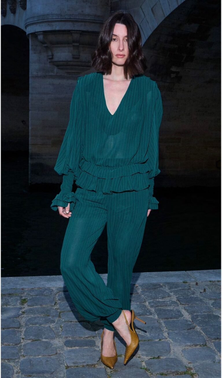 CONJUNTO BATA AMPLA PUNHO LARGO LASTEX E CALCA COS BABADO